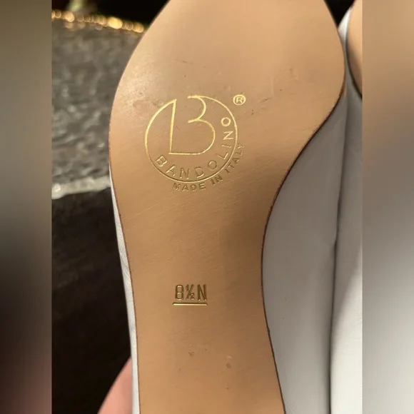 Vintage Bandolino Made in Italy Ivory Leather Pumps with Sculptural Bow 8.5 N - Picture 9 of 16